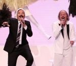 show Philippe Katerine chante « Moustache » avec Jimmy Fallon