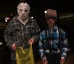 enfant porte halloween Troller les enfants pour Halloween