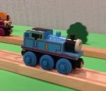 locomotive train Des cascades avec la locomotive « Thomas et ses amis »