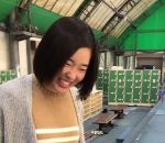 femme chute Une japonaise essaye difficilement de faire du patin à glace