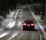 voiture route Des lampadaires qui adaptent leur luminosité (Norvège)