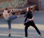 coup poing Violent KO pendant une bagarre (Ukraine)