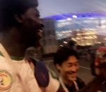 football russie Des supporters sénégalais et japonais chantent One Piece (Russie 2018)