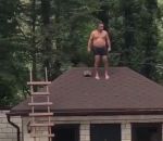 fail saut Saut dans une piscine depuis le toit d'un poolhouse (Russie)