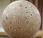 bois fabrication sphere Une grosse boule en contreplaqué