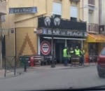 blocage gilet Des Gilets Jaunes bloquent un péage