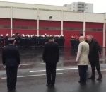 ceremonie Les pompiers de Cholet tournent le dos aux élus et aux autorités
