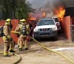 feu chien Un homme sauve son chien de sa maison en feu (Californie)
