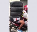 moto technique Transporter 4 pneus à moto