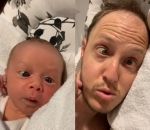 bebe papa Un papa imite les expressions faciales de sa fille