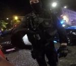 police Des policiers agressent le motard Tounsi Biker (Paris)