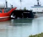 canal Collision frontale entre deux navires 