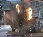 explosion Explosion d'une benne en feu