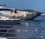 yacht Pollution avec des ballons de baudruche depuis un yacht