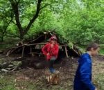 viking arbre Ils s'abritent dans un cabane pendant une tempête (Hawkesbury)