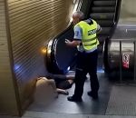 policier metro escalator Course-poursuite dans le métro entre un voleur et un policier