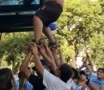 abribus Solidarité entre supporters argentins
