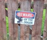animation dragon pancarte Attention au dragon !