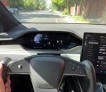 fail Tester l'accélération de la Tesla Plaid sans ceinture