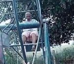 vidéo roue mamie fail chute