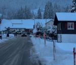 vidéo panneau pipi urine interdiction pince suisse