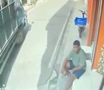 vidéo vache caca homme jet camion malchance