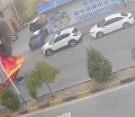 vidéo voiture feu demi tour marche arriere