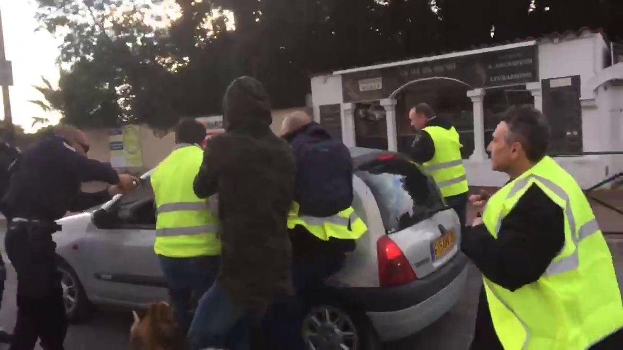 Un automobiliste tente d'écraser des gilets jaunes (Montpellier)